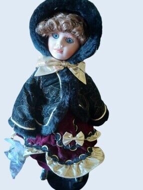 ❄️ Porcelain Doll Franklin Mint Heirloom "Emily Jane" Winter Princess 15"